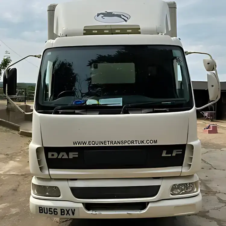 7.5T four-horse lorry without living available for self-drive hire